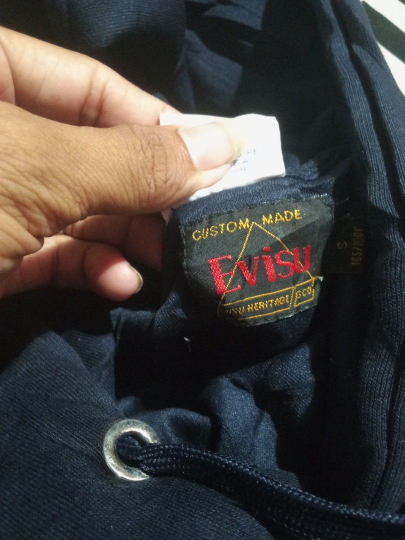 Evisu x champion (Category: Hoodies) located in Manila. Submitted by tcbukay_zxc25 (Listing ID 1467705323, Image 3). Description: evisu x champion size medium good condition.