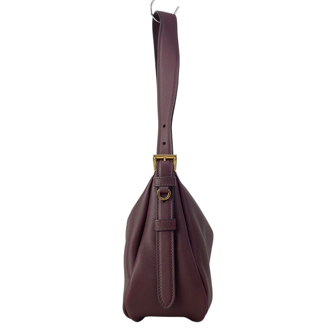 Excellent condition shoulder bag, Aimé medium size, 1BC229, Bordeaux. (Category: Shoulder Bags) located in Las Pinas. Submitted by daisuki_japan_luxury_by_reiko (Listing ID 1467611177, Image 2). Description: Condition Notes [Exterior] Main opening ⇒ Corner scuffs , Bottom ⇒ Corner scuffs , Overall ⇒ Loss of shape [Interior] Pockets ⇒ Scratches/stains brand PRADA Genre Shoulder bag Product Name Eme Medium Model number 1BC229 Size indicated none Ac