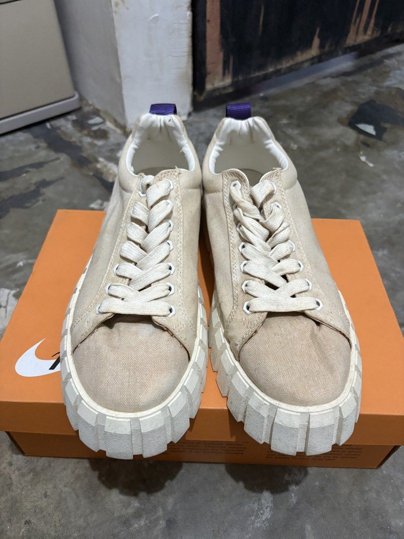 Eytys Odessa Canvas Sneaker (Category: Sneakers) located in Bulacan. Submitted by milliesvt (Listing ID 1467821988, Image 3). Description: - Brand: Eytys Heavily Used Needs Deep Cleaning. No Original Box. Originally bought for 12k Meet up: SM Grand Central, Trinoma/Vertis Area, Sta. Clara Santa Maria. Shipping: Lalamove/JNT (c/o buyer) .