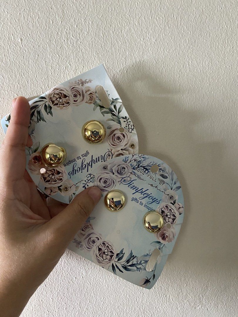 Fancy Earrings (Category: Earrings) located in Antipolo. Submitted by prelovedByYsabelle (Listing ID 1467685094, Image 1). Description: Get both pairs for ₱150. Unused. RFS: Not my style anymore.