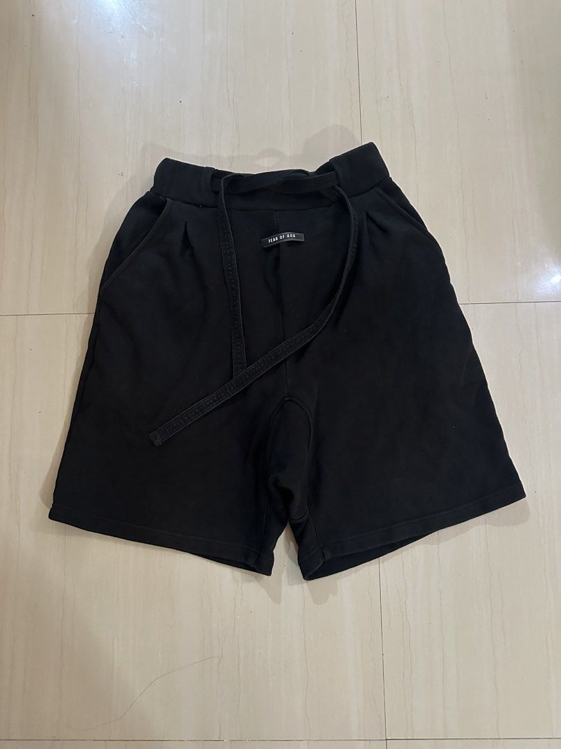 Fear of god (Category: Shorts) located in Alitagtag. Submitted by bhthrift_30 (Listing ID 1467744059, Image 1). Description: Fear of god 32-36 waistline Excellent xonsition 1000+sf Dm📩.