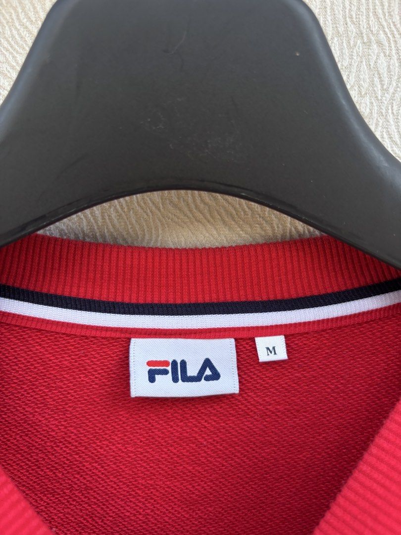 Fila Crewneck/Sweashirt (Category: Coats, Jackets and Outerwear) located in Baybay. Submitted by thrift.ed2023 (Listing ID 1467667305, Image 3). Description: Fila Crewneck/Sweatshirt Medium 21x24 No Issue Need Wash Good as New .