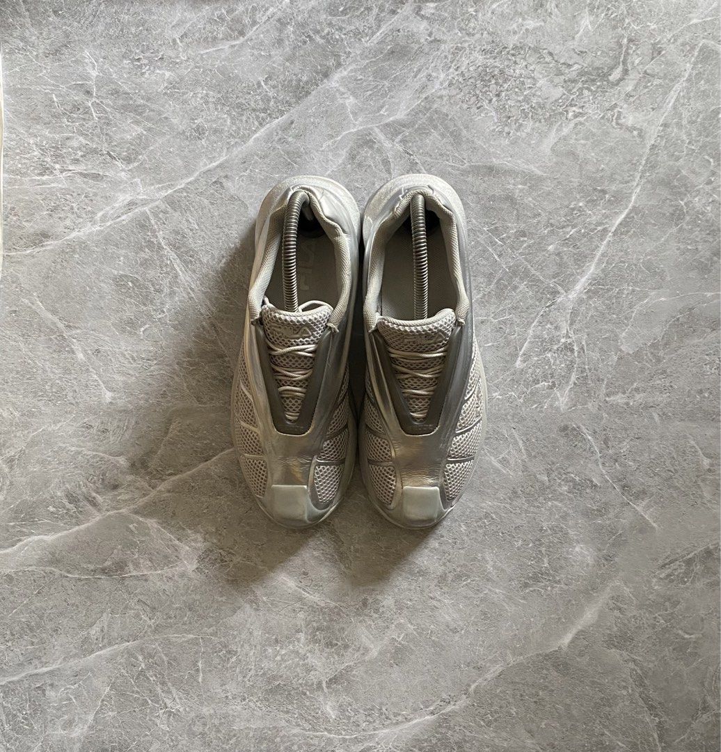 Fila Replica 2002 (Category: Sneakers) located in San Carlos. Submitted by ddri.pshop (Listing ID 1467710582, Image 3). Description: Fila Replica 2002 size 6 US W / 36.5 euro / 23cm excellent condi (signs of usage).