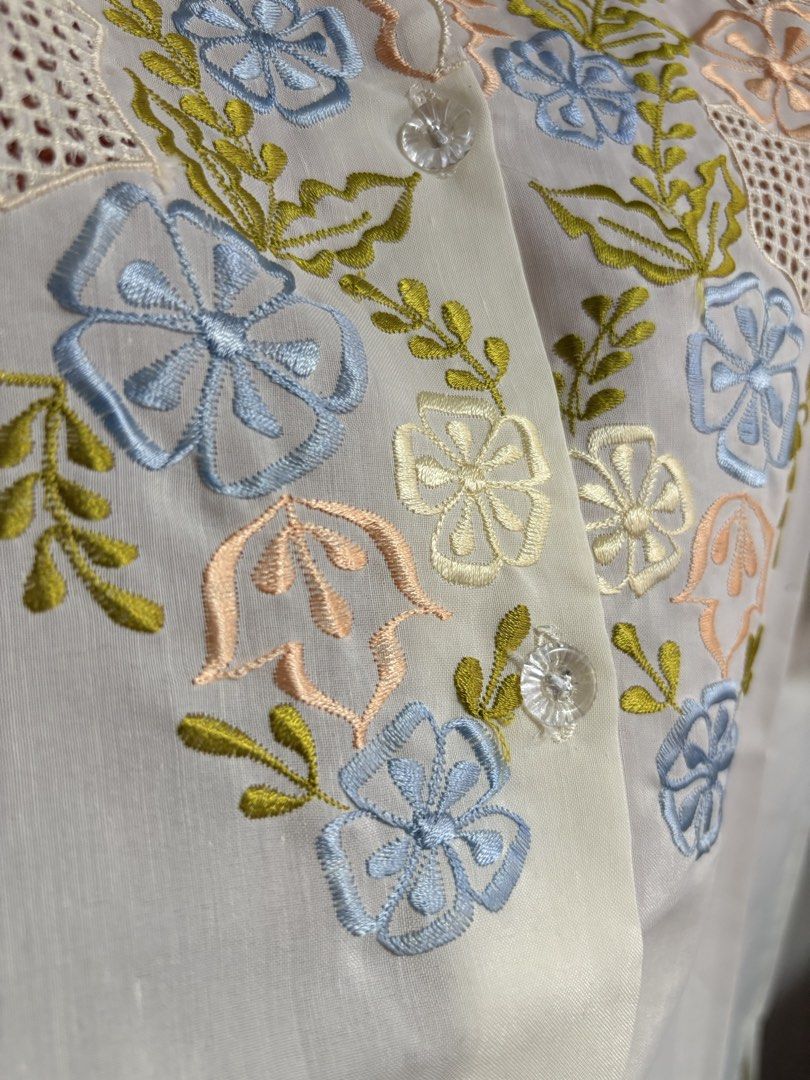 Filipiniana Blouse (Category: Blouses) located in Marikina City. Submitted by thrifty_trinkets_by_anais (Listing ID 1467680093, Image 3). Description: 🌸 Selling own preloved/brand new items for less - EVERYTHING is negotiable as long as REASONABLE in price 🤗 🙏🏻 Please also check my account for more marked down items 🫶 📍Marikina near S&R/Uniqlo 💳 Maribank/Maya/Gcash 🏍️ Grab/Lalamove/J&T (by schedule) 🗓️ Offers/Reservations will be honored