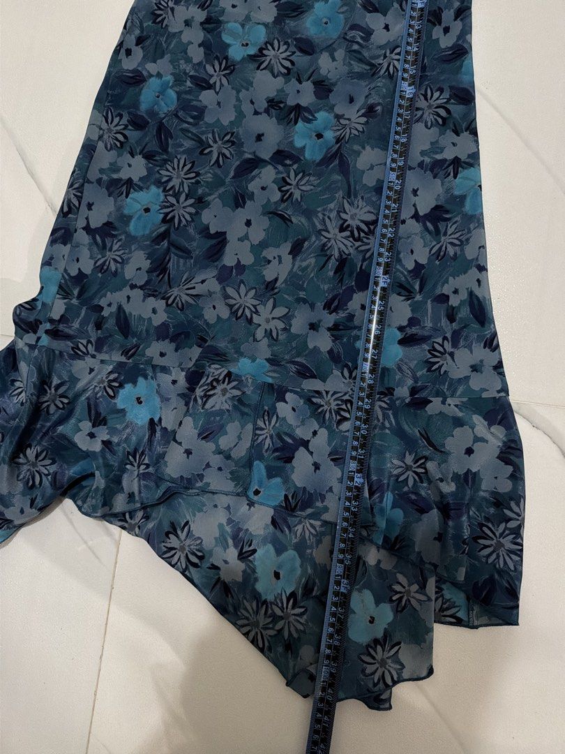 Floral Dress (Category: Dresses) located in Las Pinas. Submitted by gmonteros (Listing ID 1467677950, Image 2). Description: .