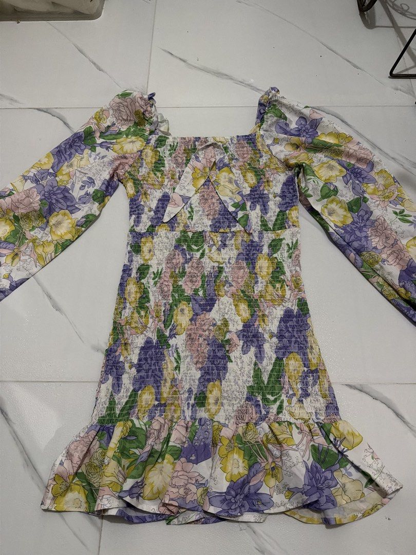 Floral Dress (Category: Dresses) located in Las Pinas. Submitted by gmonteros (Listing ID 1467678854, Image 1). Description: .