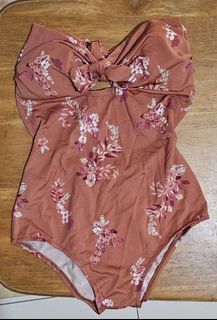 (Category: ) located in . Submitted by moanascloset (Listing ID 1467774144, Image 1). Description: .