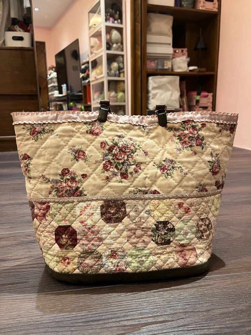 Floral Patchwork Hand Bag | vintage cottagecore shabby chic (Category: Shoulder Bags) located in Quezon City. Submitted by thebuyersarchive (Listing ID 1467747717, Image 3). Description: 🌷8.5/10 condition 🌷flaw: red discoloration sa baba (see second to the last photo) 🌷minor flaw: red pen mark inside (see photo 5) 🌷minor flaw: small unnoticeable stain (can be washed) (see last photo) 🌷15.5(W)x11(H)x6(D) inches 🌷can fit ipad and notebooks 🌷