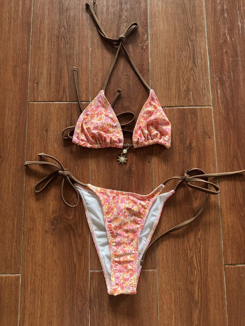Floral Print Halter Bikini Set with Charm (Category: Bikinis & Swimsuits) located in Manila. Submitted by gemfinderph (Listing ID 1467672248, Image 1). Description: .