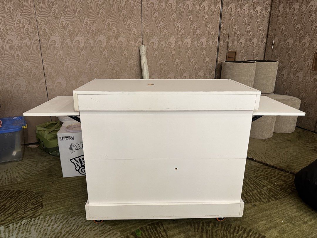 Food Cart For Rent (Category: Shelves, Cabinets & Racks) located in Quezon City. Submitted by sairylpali (Listing ID 1467657188, Image 1). Description: For rent only 1,000 per day (Discounted if 2 or more days) 📍shaw Mandaluyong .