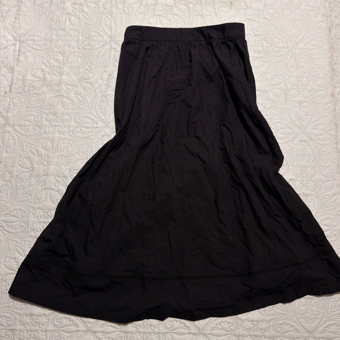 For Me Maxi Skirt (Category: Skirts) located in Cebu City. Submitted by shopjillscloset (Listing ID 1467751165, Image 2). Description: - brandnew , never worn - no issues - so flowy, can be used for formal events.