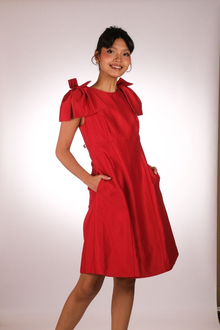 FOR RENT: Custom Bow-Shoulder Structured Dress (Red) (Category: Dresses) located in Quezon City. Submitted by larentamnl (Listing ID 1467658744, Image 3). Description: READ T&C BEFORE RENTING » rental fee: ₱1,800 » refundable security deposit: ₱500 » this is good for 4-day use only. Additional ₱300/day » rates are charged per calendar day, not per 24 hours. » studio fittings by walk-in / appointment | Tue to Sun: 10 AM – 7 PM » for more info, kin