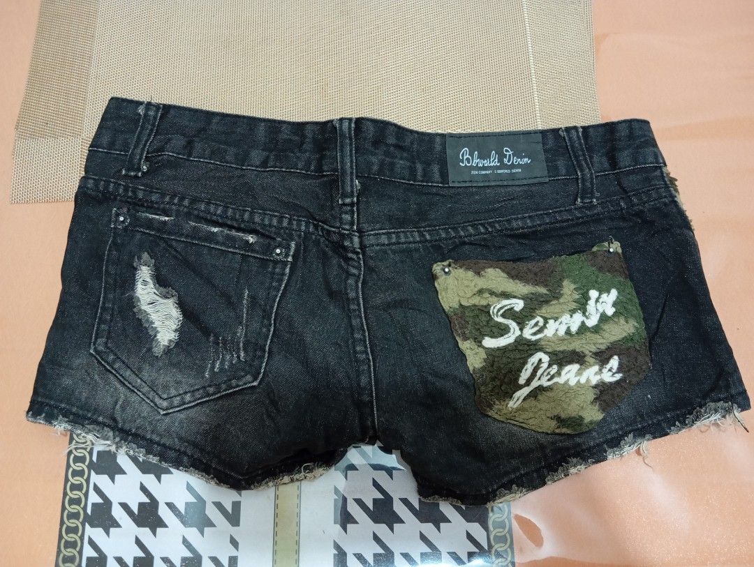 For sale (Category: Shorts) located in Las Pinas. Submitted by manalo.magie (Listing ID 1467656998, Image 2). Description: GET NYOO NA PLS PLS HUHU MALING SIZE KASI SYA YUNG NA ORDER KO. also 125 each nalang huhu.