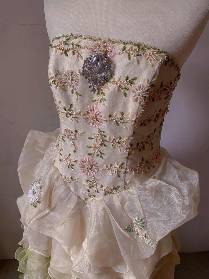FOR SALE GOWN (Category: Evening dresses & gowns) located in Abucay. Submitted by colemixson09 (Listing ID 1467635261, Image 3). Description: FOR SALE Cottage core theme🧚🏻 Bridgerton theme Dm for details .