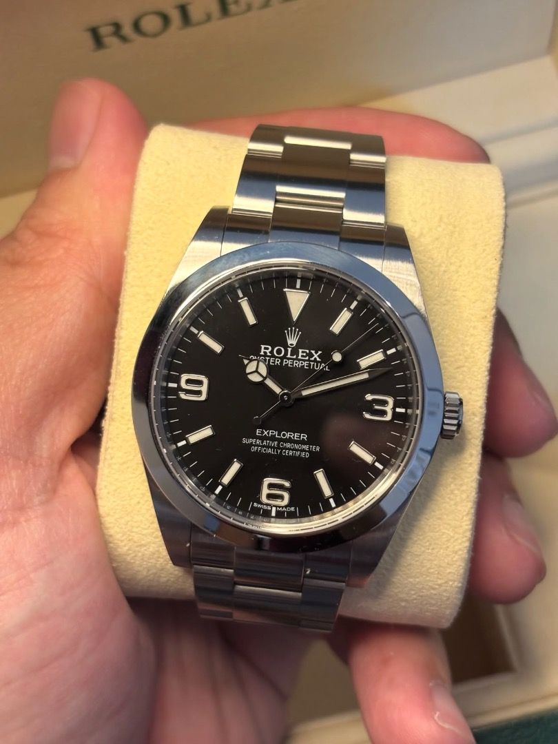 For Sale: Rolex Explorer Ref. 214270 (2018) (Category: Luxury Watches) located in San Isidro, Davao del Norte. Submitted by nikkody226_488 (Listing ID 1467704827, Image 2). Description: For Sale: Rolex Explorer Ref. 214270 (2018) Location: Three Groove Subdivision, Dungon ILO-ILO Mode of Payment: Cash or Bank Transfer Model: Explorer Ref. 214270 Year: 2018 Case Size: 39mm Movement: Automatic, Caliber 3132 Bracelet: Stainless steel Oyster Conditio