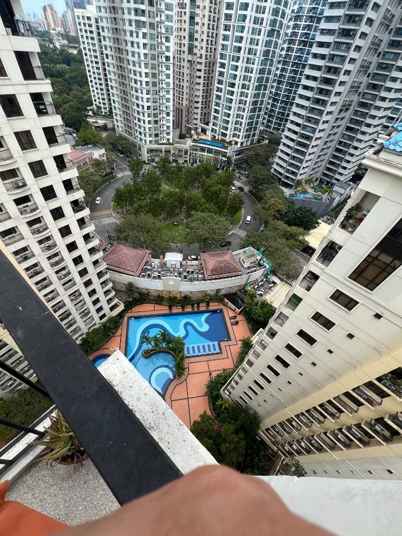 FORBESWOOD HEIGHTS - PRICED TO SELL! 2BR, 84.5 sqm, Penthouse with high ceilings and balcony (Category: Apartments & Condos) located in Caloocan City. Submitted by alcrayproperties (Listing ID 1467645791, Image 2). Description: A spacious 2 BR, 84.5sqm Penthouse unit located on the 18th floor of Tower 3, Forbeswood Heights, in the heart of Bonifacio Global City (BGC), Taguig. With the highest ceilings in the building and with a balcony, this is a
