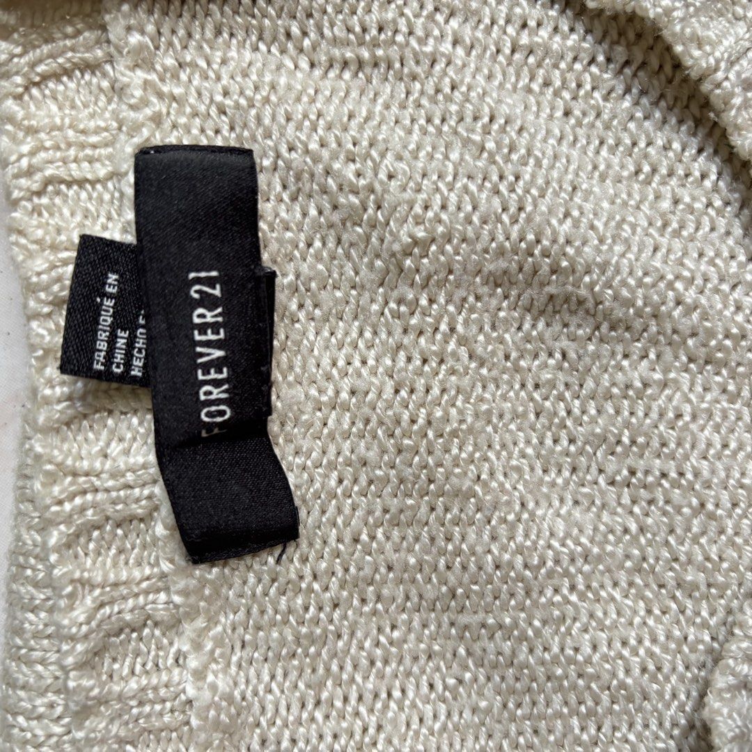 Forever 21 Knit Sweater Cream (Category: Coats, Jackets and Outerwear) located in Agoncillo. Submitted by alcazarmfatima (Listing ID 1467727696, Image 2). Description: .