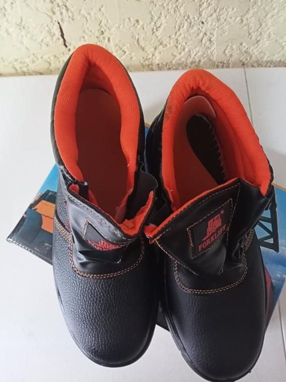 Forklift Safety Shoes (Category: Boots) located in Caloocan City. Submitted by epicdragon.cf8b55 (Listing ID 1467610650, Image 2). Description: SAFETY SHOES BRAND: Forklift COLOR: Black and Orange anti slipping sole/oil and fuel resistant sole steel toe cap/steel midsole JUST CALL US / Pm me for more info. -09971763227 LOOK FOR : Angelina Address: 634 JRA COMPOUND LUPANG PARI SAN MIGUEL PASIG CITY WEBSITE: http://jocelynesidera30.wibsite.com/joek