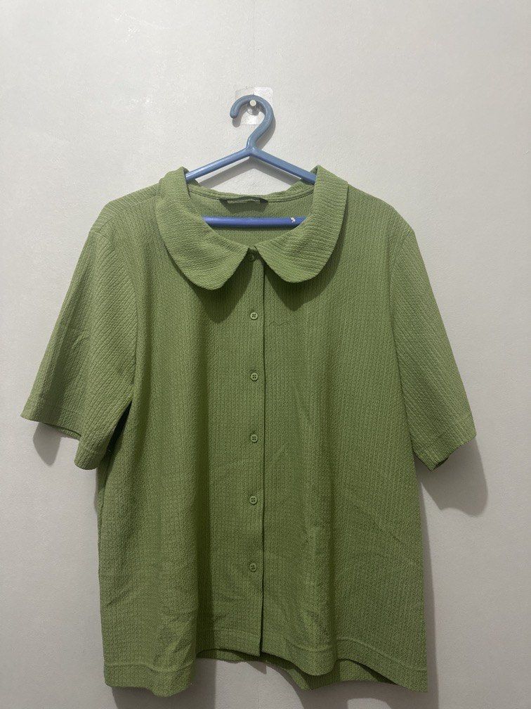 ForMe Apple Green Short Sleeve Polo (Category: Blouses) located in Valenzuela. Submitted by lumaph (Listing ID 1467742780, Image 1). Description: .