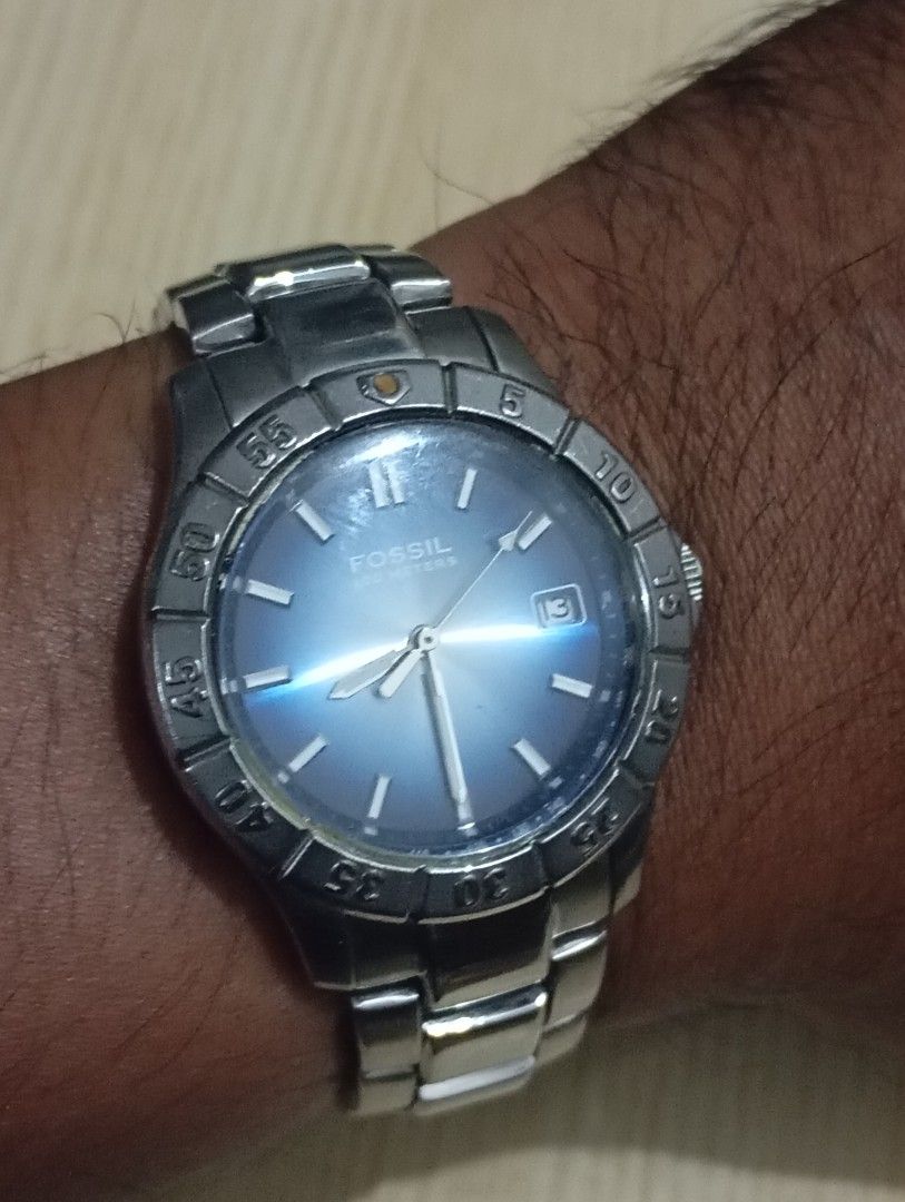Fossil (Category: Men's Watches) located in Las Pinas. Submitted by quick_deals_great_finds2 (Listing ID 1467735276, Image 3). Description: Original good working condition Quartz with battery 35 mm medium unisex Fits wrist size 6.8 inches.