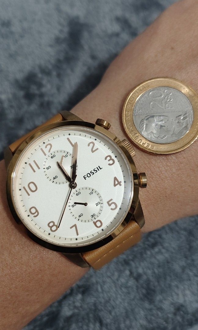 Fossil Townsman Chrono FS4987 (Category: Men's Watches) located in Cebu City. Submitted by aceoftime (Listing ID 1467781739, Image 3). Description: In excellent condition Fully working chronograph Analog quartz Stainless steel case in rose gold tone Fitted with a brandnew leather band Watch only Our Guarantee: 💯 Authentic All watches are checked by our experienced technician to ensure good functionality Please manage your expectations since thes
