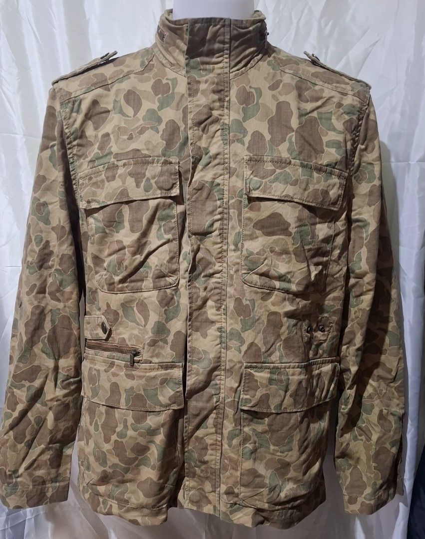 Frogskin camou (Category: Coats, Jackets and Outerwear) located in Baguio. Submitted by thriftrot (Listing ID 1467737339, Image 2). Description: frogskin camou jacket in very good condition sign of usage no major issue dimes on photos.