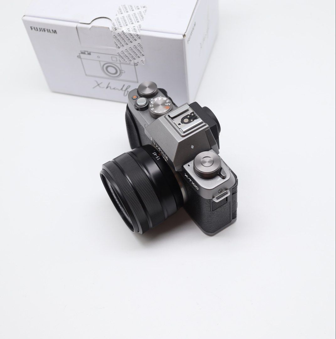 Fujifilm XT100 with 15-45 lens (Category: Cameras) located in Manila. Submitted by jaimeeloutan (Listing ID 1467754205, Image 1). Description: for sale! Fujifilm XT100 Mirrorless flipscreen with 15-45 lens set 21,900 Gray edition 📷 💰21,900 only pass sa tawad, mura nayan sulit deal with complete set freebie EVF view finder not working common issue ng XT series doesn't affect sa performance since puro lcd lang naman na. - Fujifilm XT100 flipscree