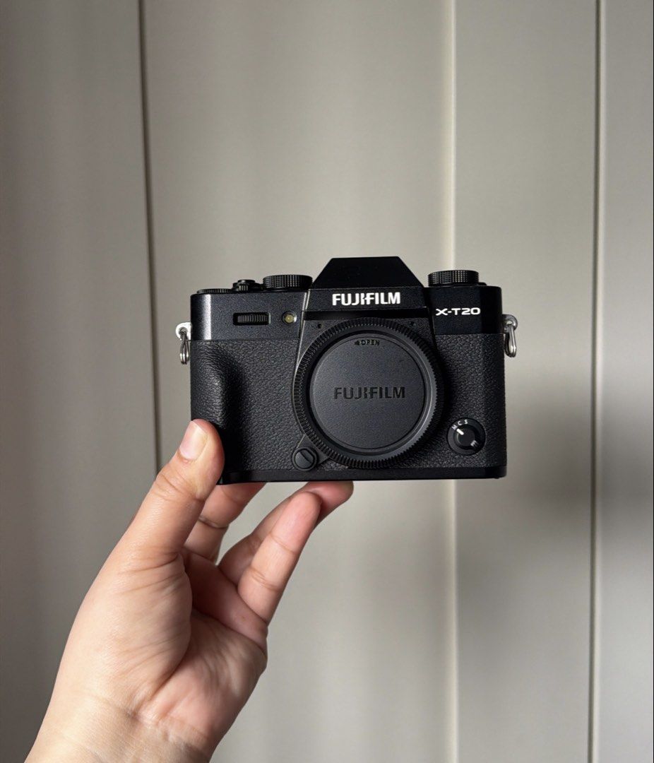 Fujifilm XT20 body (Category: Cameras) located in Manila. Submitted by jaimeeloutan (Listing ID 1467660232, Image 1). Description: for sale! Fujifilm X-T20 Mirrorless Body only 25,990 only 💰25,990 only fixed price posted presyong XT20 lang to No issue. Pass sa tawad 3k shutter count Mint condition issue- EVF view finder not working, doesn't affect sa performance since hindi naman madalas nagagamit sa Lcd. - The Fujifilm X-T20 body only 24.3MP AP