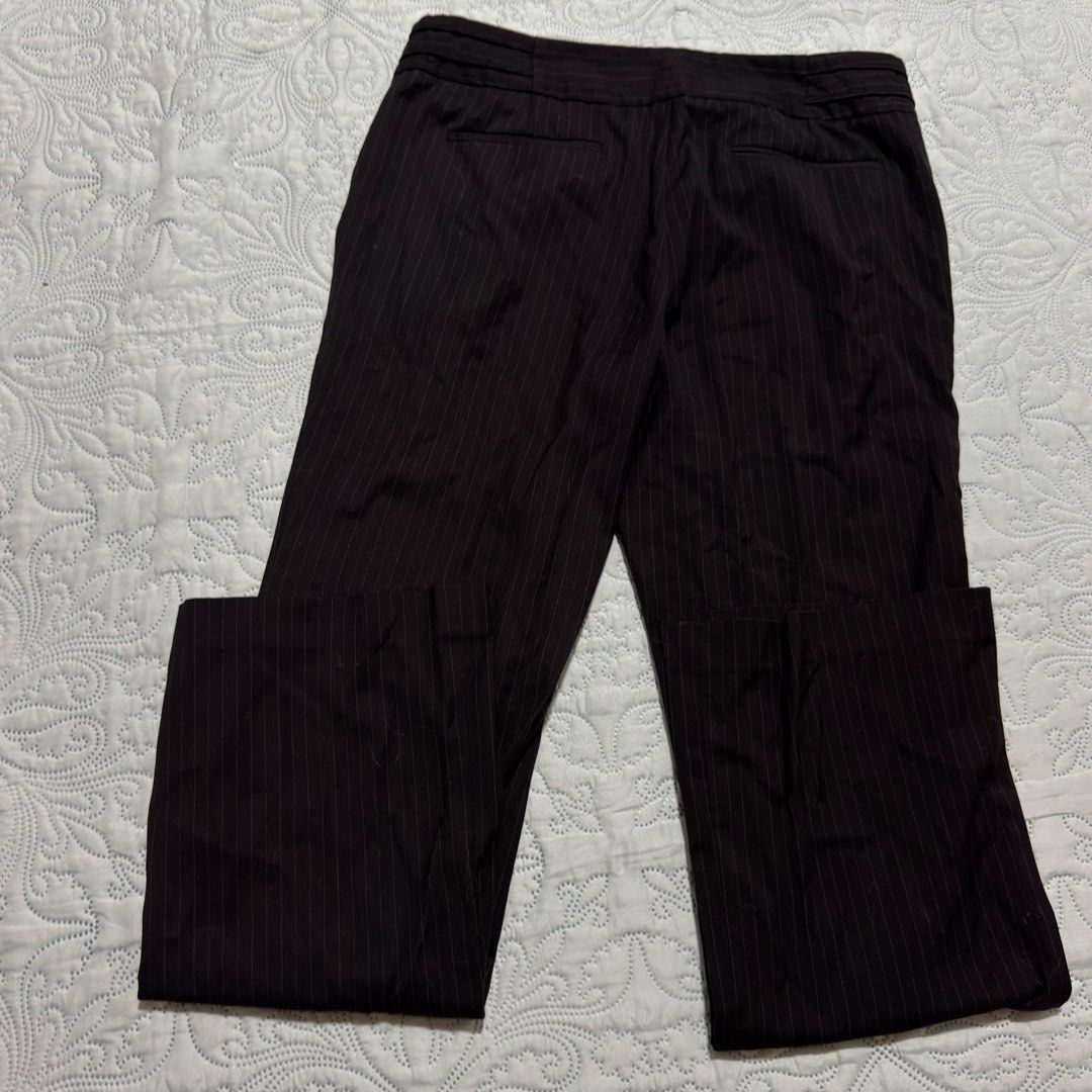 G2000 Lowrise Flared Slacks (Category: Other Bottoms) located in Cebu City. Submitted by shopjillscloset (Listing ID 1467754278, Image 2). Description: - so chic & flattering - best fits 26-27 in.