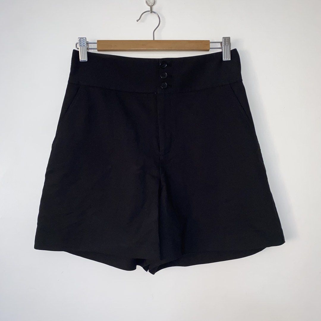 G2000 shorts (Category: Shorts) located in San Jose del Monte. Submitted by mamiracky (Listing ID 1467683220, Image 1). Description: .