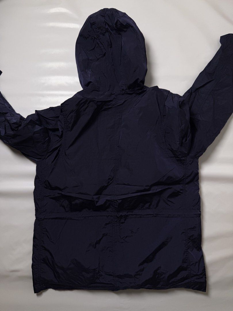 Gap Navy Blue Hooded Utility Jacket Size L (Category: Hoodies) located in Gapan. Submitted by rasthriftshop (Listing ID 1467805157, Image 3). Description: GAP Windbreaker Size on tag: L Dimes: 24 x 29 ₱500 + sf Condition: Excellent Color rate: 9/10 Issue: None.