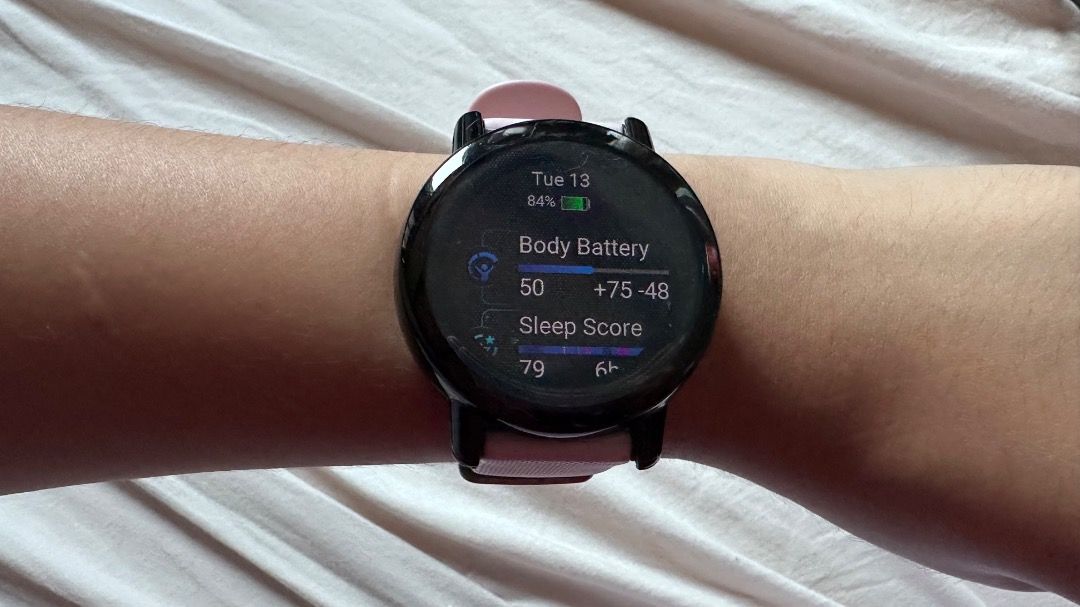 Garmin Vivoactive 5 (Category: Wearables & Smart Watches) located in Bulacan. Submitted by milkybangtandreams (Listing ID 1467682079, Image 3). Description: Comes with original charger, 2 straps, and the screen protector Battery life lasts me 7-11 days with a 60 minute workout 3-4x a week without power saving mode. Charges to 100% in 20-30 minutes (maybe less i forget to check) Has some scratches from bouldering (it adds character imo) 💔 not too