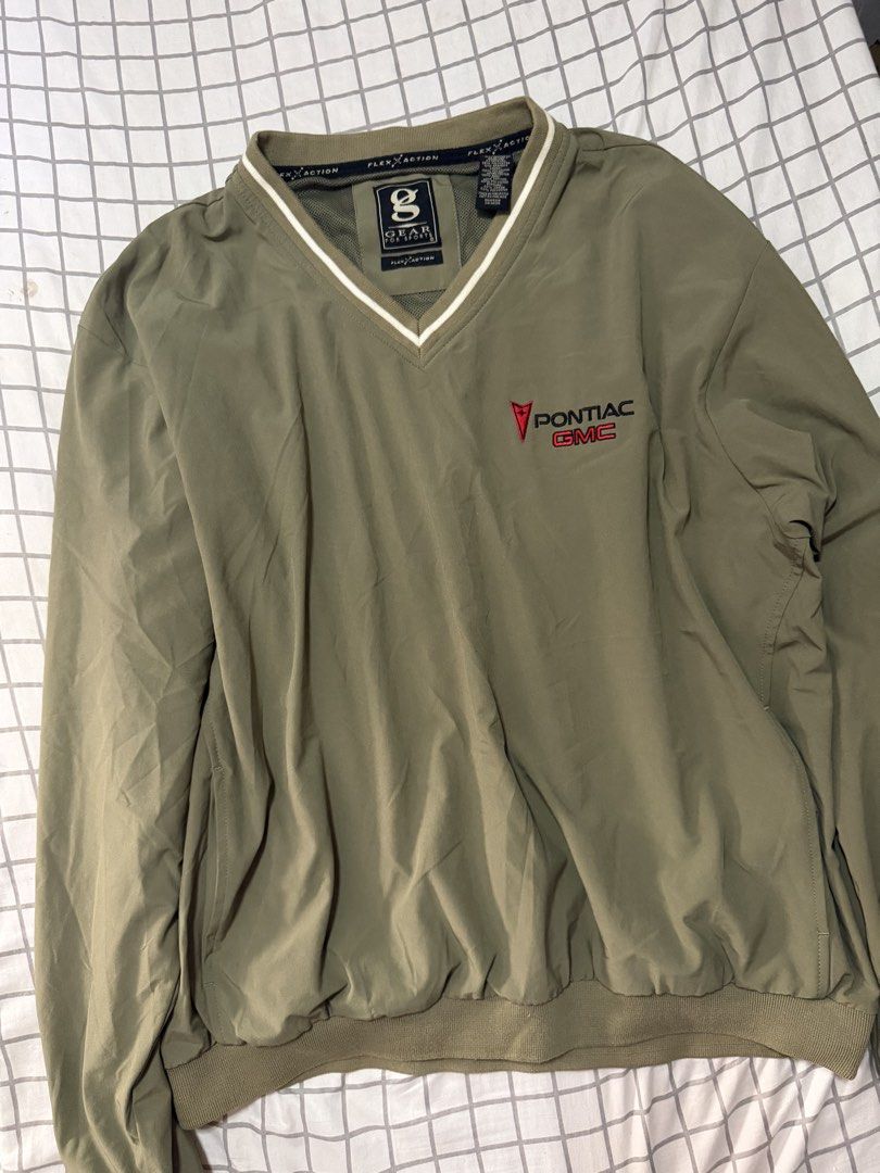 Gear Windbreaker pullover jacket (Category: Coats, Jackets and Outerwear) located in Quezon City. Submitted by pinkystrends.co (Listing ID 1467674919, Image 2). Description: .