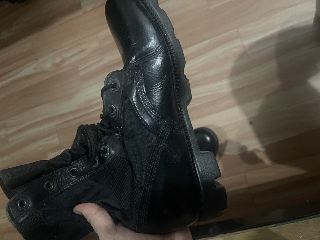 Gibsons combat boots (Category: Combat Sports) located in Manila. Submitted by young.jemuel18 (Listing ID 1467612147, Image 3). Description: Free bies 1 hand cuff 1 tactical knife 1 ice pick .