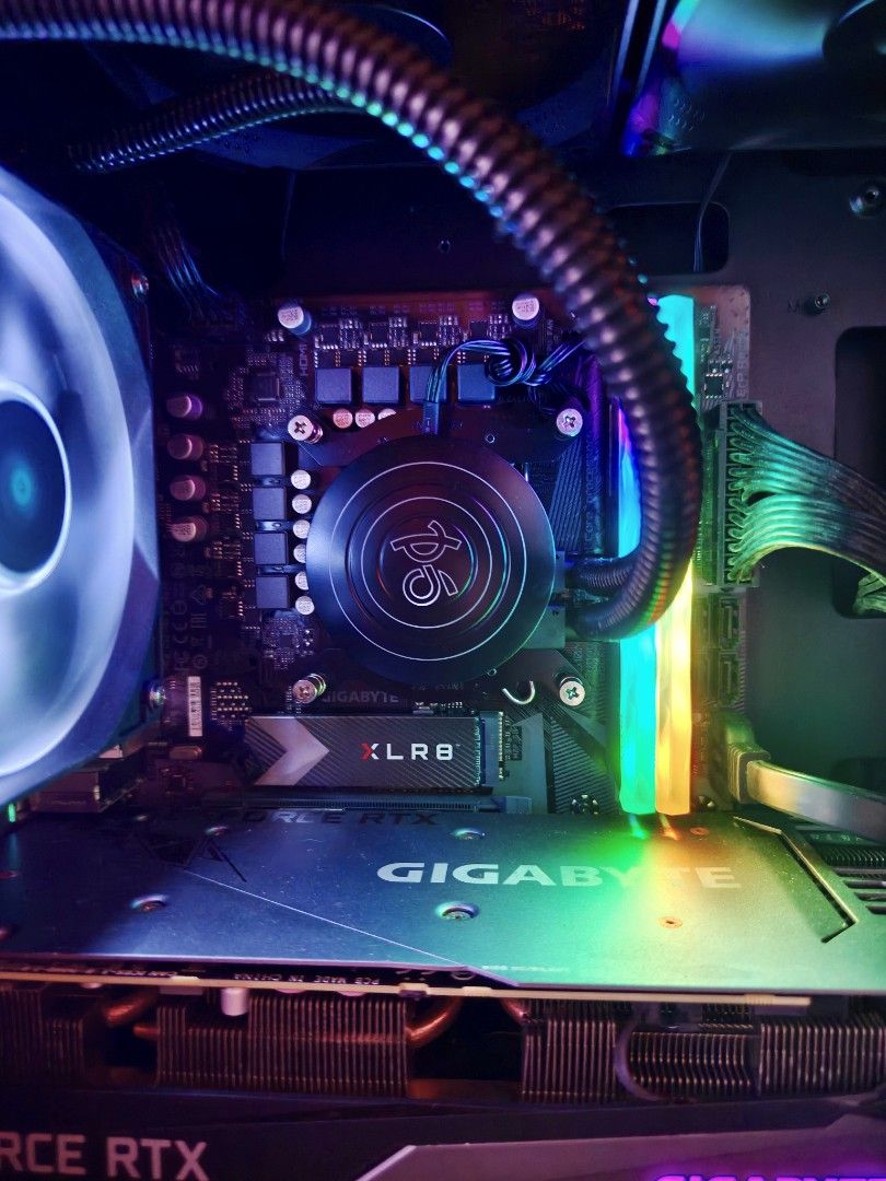 Gigabyte Gaming PC Set (RTX 3070 + i7-12700) (Category: Desktops) located in Bulacan. Submitted by tsurumie (Listing ID 1467689523, Image 3). Description: Selling my Gigabyte Gaming PC set with M27Q monitor. Welcome kayo to test it before buying. PC SPECS: CPU: Intel Core i7-12700 (12th Gen, 12 cores / 20 threads) GPU: Gigabyte RTX 3070 Gaming OC 8GB Motherboard: Gigabyte H610M RAM: 16GB Klevv RGB DDR4 3200MHz (2x8GB) Storage: 500GB Gen4 NVMe SSD