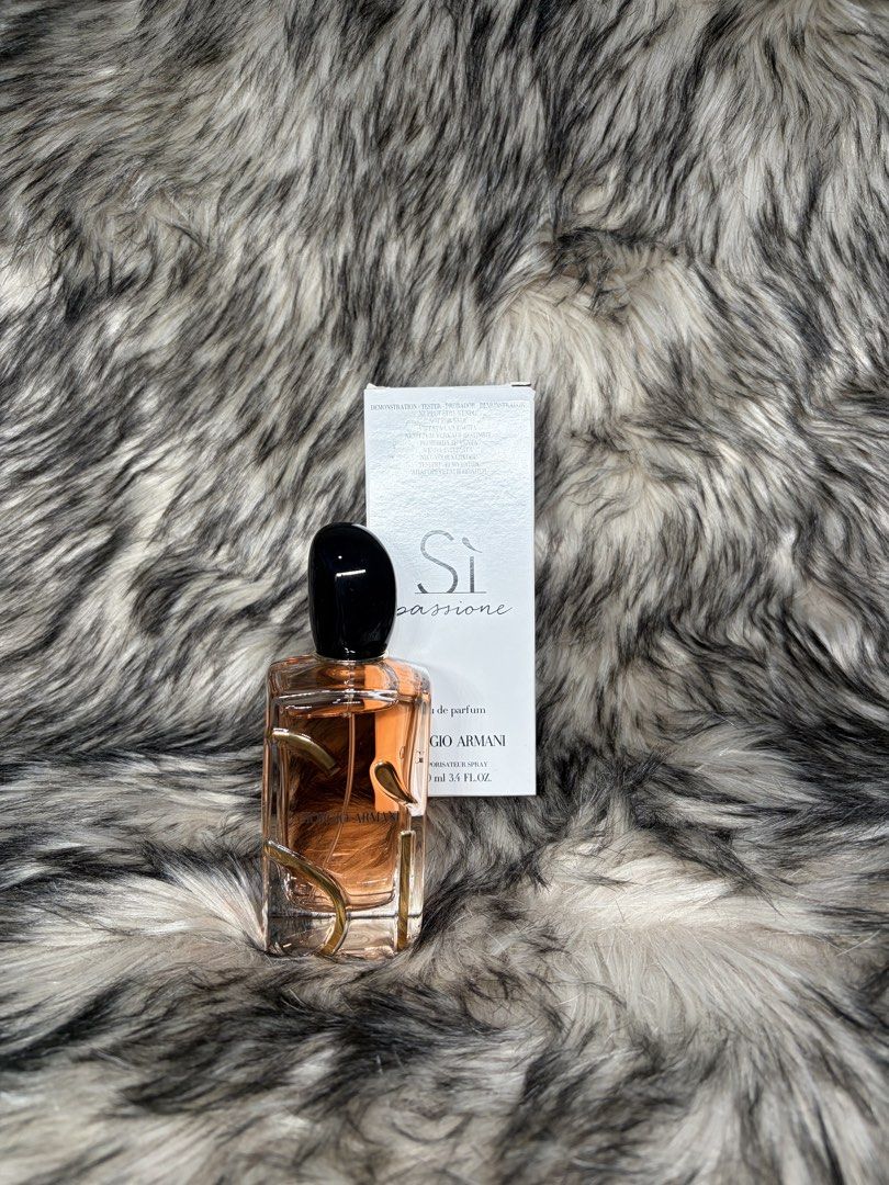 Giorgio Armani Si Passione Eau de Parfum 100ml (Category: Fragrance & Deodorants) located in Muntinlupa City. Submitted by charizze21 (Listing ID 1467605402, Image 1). Description: - Brand: Giorgio Armani Si Passione - Size: 100ml - Inclusions: Comes with original tester box - Condition: Minor demo text on the packaging top; spray nozzle is in 100% working condition - Perfect for: Daily wear or as a thoughtful gift - 100% authentic and ready to s