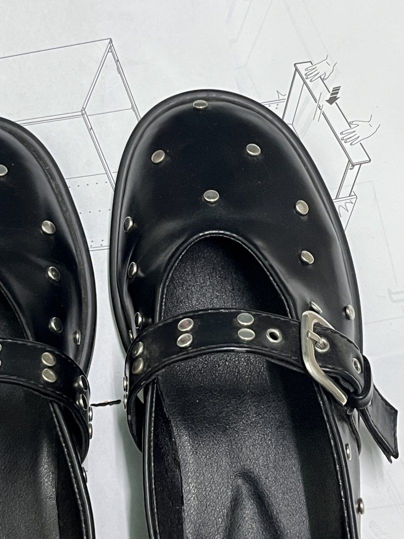 GIUGIU 535 Bling Belt Flat Loafers (Category: Flats & Sandals) located in Las Pinas. Submitted by askingnoelle (Listing ID 1467792148, Image 2). Description: CM 240 US 7 UK 4.5 EU 37.5 loc: SM NORTH, QC.
