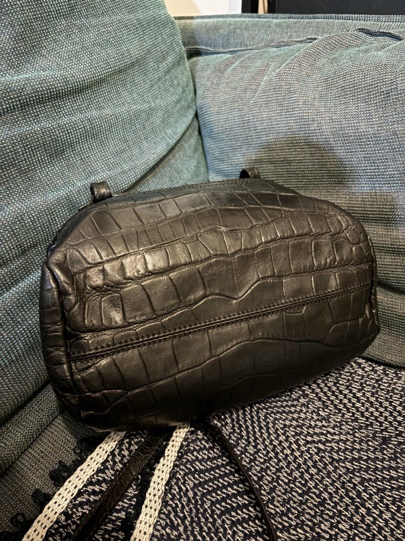 *Givenchy Pandora Bag with Certificate* (Category: Luxury Bags & Wallets) located in Mandaluyong City. Submitted by localbudol (Listing ID 1467838267, Image 3). Description: .