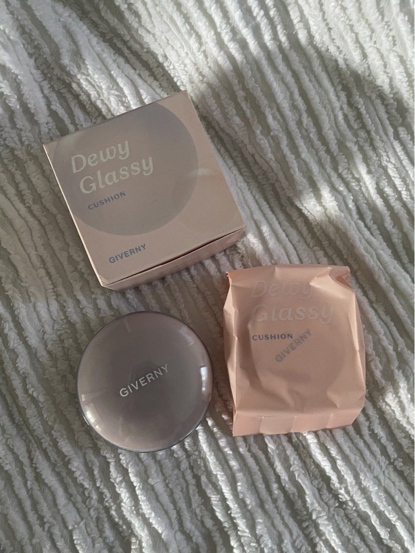 Giverny Cushion Foundation w/ refillable (Category: Makeup) located in Manila. Submitted by shopby_you2 (Listing ID 1467664055, Image 1). Description: .
