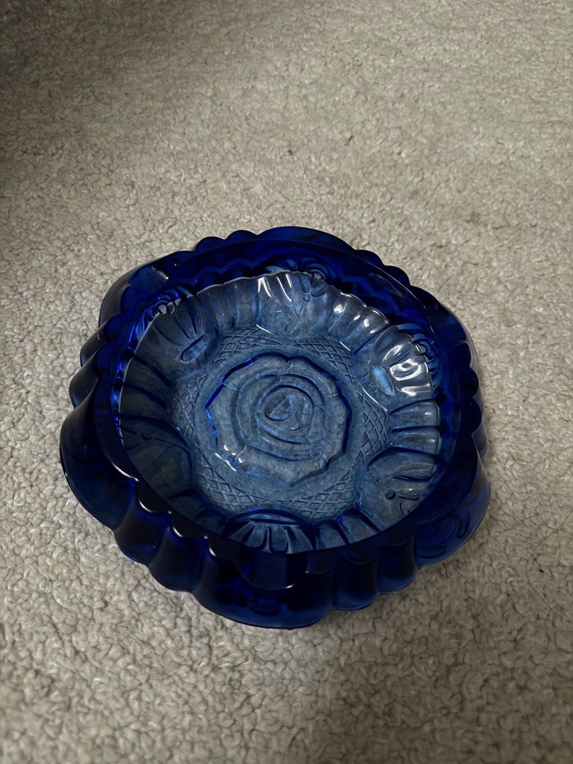 Glass ashtray/trinket dish (Category: Vases & Decorative Bowls) located in Paranaque City. Submitted by closetanghelita (Listing ID 1467738159, Image 1). Description: Quite big and can fit a lot No issues Can use as an ashtray or bowl for trinkets.