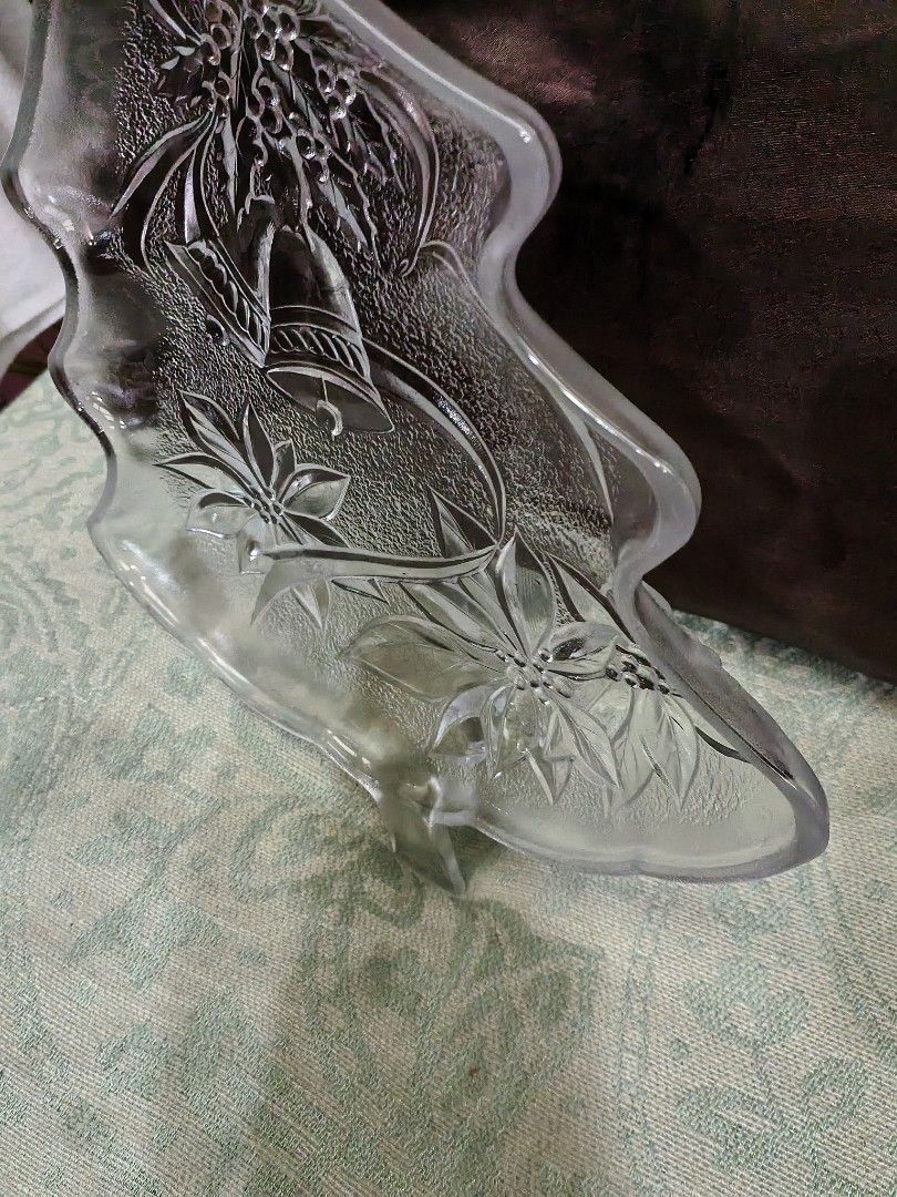 Glass serving tray christmas tree 12x13.5" (Category: Dinnerware & Cutlery) located in Manila. Submitted by luckycharm_215 (Listing ID 1467690000, Image 2). Description: vgc.