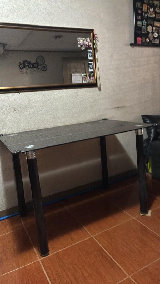 Glass table (Category: Tables & Sets) located in Quezon City. Submitted by hirono18 (Listing ID 1467733204, Image 1). Description: .