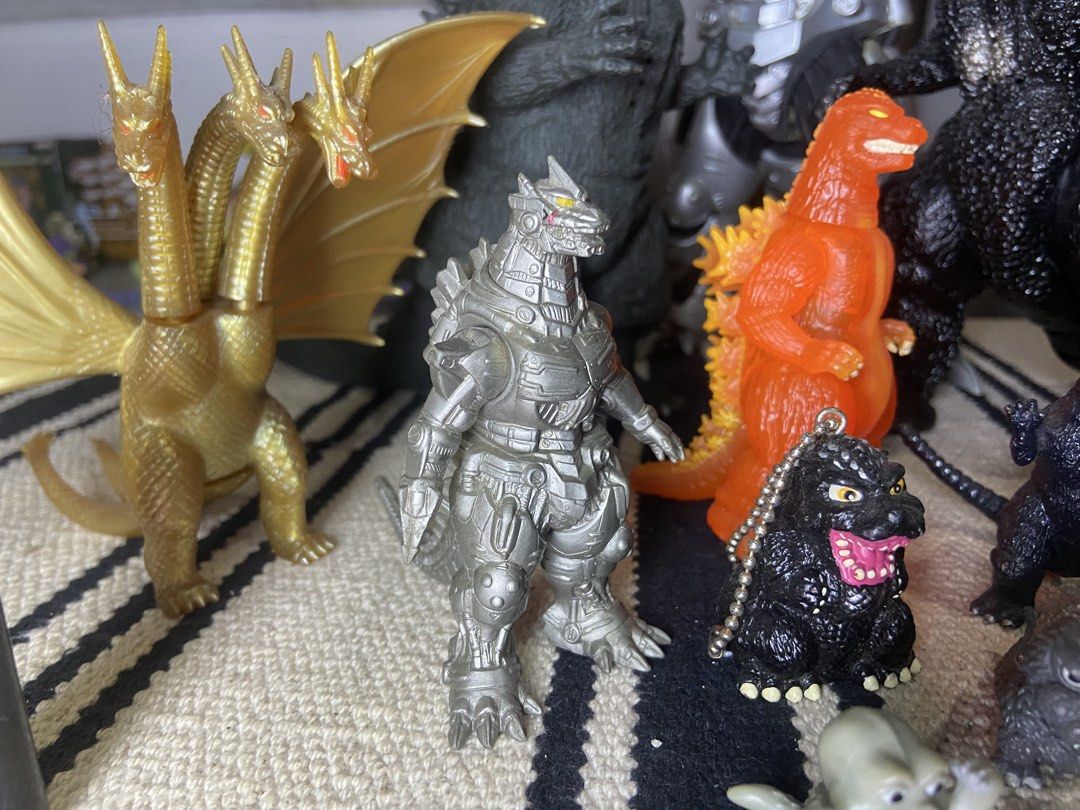 Godzilla Assorted (Category: Figurines & Statues) located in Maria Aurora. Submitted by zorotoyz (Listing ID 1467725935, Image 3). Description: Pm me mark pics Battery operated walking godzilla yung dalawa toho japan 1993 walking gozila yung black Unmark vintage godzila yyng 1950s na godzilla Mecha missing parts canons and weapons right jaw plate missing. bat op working .
