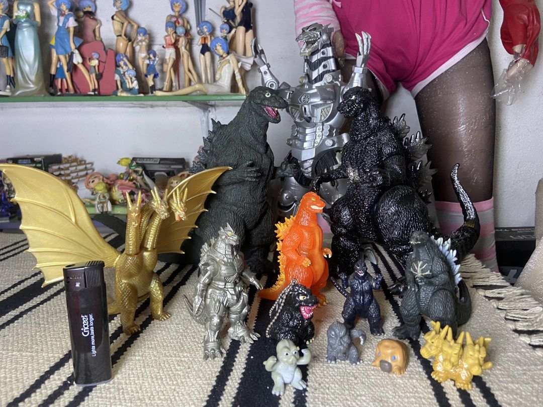 Godzilla Assorted (Category: Figurines & Statues) located in Maria Aurora. Submitted by zorotoyz (Listing ID 1467725935, Image 1). Description: Pm me mark pics Battery operated walking godzilla yung dalawa toho japan 1993 walking gozila yung black Unmark vintage godzila yyng 1950s na godzilla Mecha missing parts canons and weapons right jaw plate missing. bat op working .