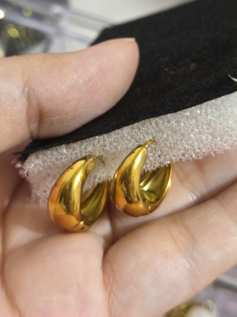 Gold Stainless Hoop Earrings (Category: Earrings) located in Quezon City. Submitted by pwinx (Listing ID 1467759052, Image 2). Description: - hypoallergenic - non-tarnish - stainless.