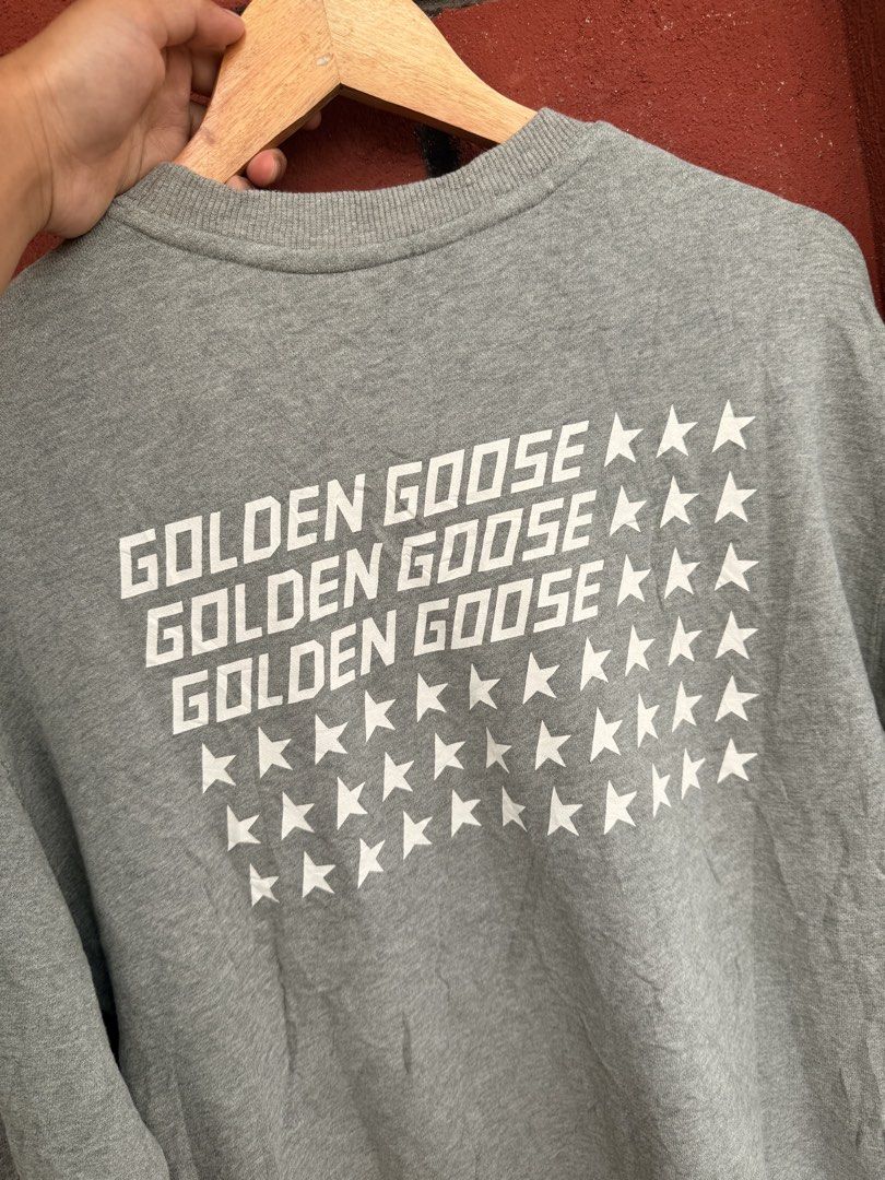 Golden Goose (Category: Coats, Jackets and Outerwear) located in Baguio. Submitted by mardimercredi14 (Listing ID 1467643588, Image 2). Description: 🔥 Golden Goose Dimensions: 22*27 Condition: excellent Color Rate: 10 ❌ needs laundry.