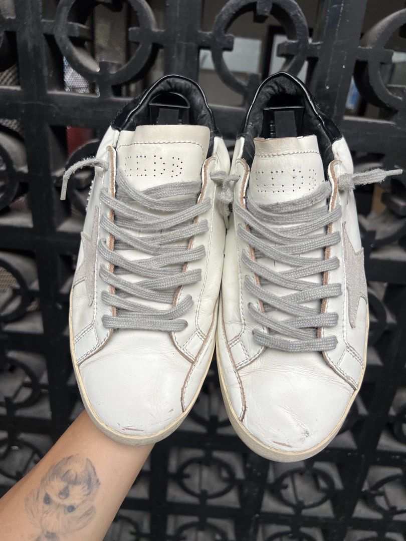 Golden Goose (Category: Sneakers & Footwear) located in Bacolod City. Submitted by novymae23 (Listing ID 1467663673, Image 3). Description: Golden Goose Superstar Size 39 excellent condition .