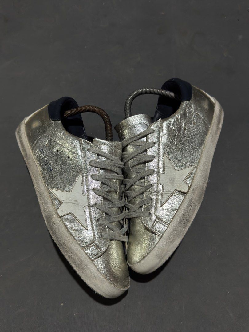 Golden Goose Luxury (Category: Sneakers) located in Manila. Submitted by icoolmen031590 (Listing ID 1467786777, Image 3). Description: Good as new no issue/ sign of usage Size 41 .