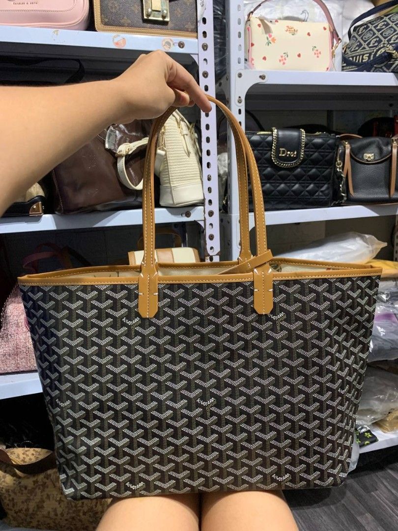 Goyard Reversible Tote Bag (Category: Tote Bags) located in Valenzuela. Submitted by _prettysimplecollection (Listing ID 1467780638, Image 1). Description: .