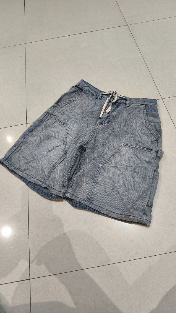 Graywash Drawstring Double Knee Carpenter Jorts (Category: Shorts) located in Davao. Submitted by thethriftproject082 (Listing ID 1467797239, Image 1). Description: Graywash Drawstring Double Knee Carpenter Jorts 📍𝐌𝐈𝐍𝐄: 650 📍𝐒𝐈𝐙𝐄 𝐎𝐍 𝐓𝐀𝐆: 📍𝐃𝐈𝐌𝐄𝐒: 20 x 30 - Style: Relaxed streetwear, casual everyday wear - Wash/Look: Lightwash denim with a stylish worn-in finish - Waistband: Adjustable drawstring for easy comfort - Pockets: Fun